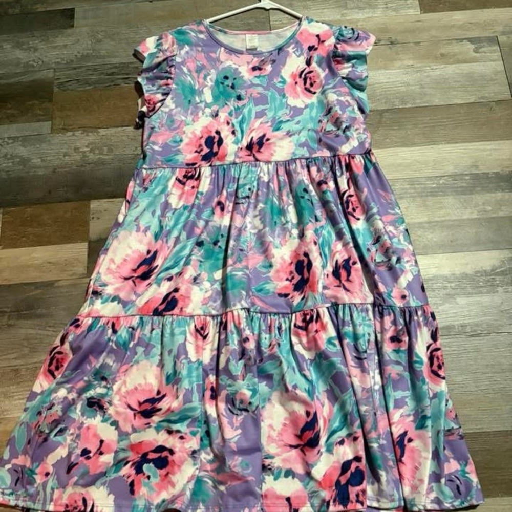 New women’s med dress